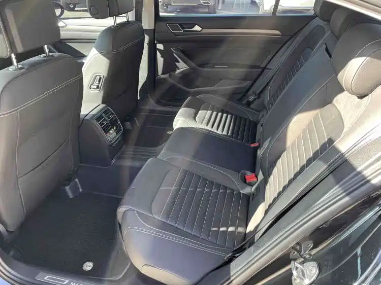 Volkswagen Magotan 2020 330TSI DSG Leading фото 6