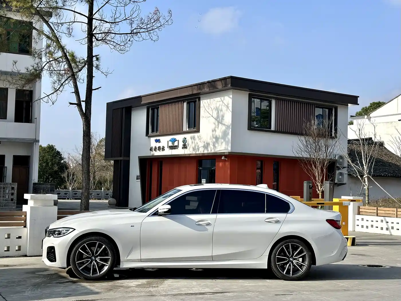 BMW 3 Series 2021 325Li M Sport Package фото 14