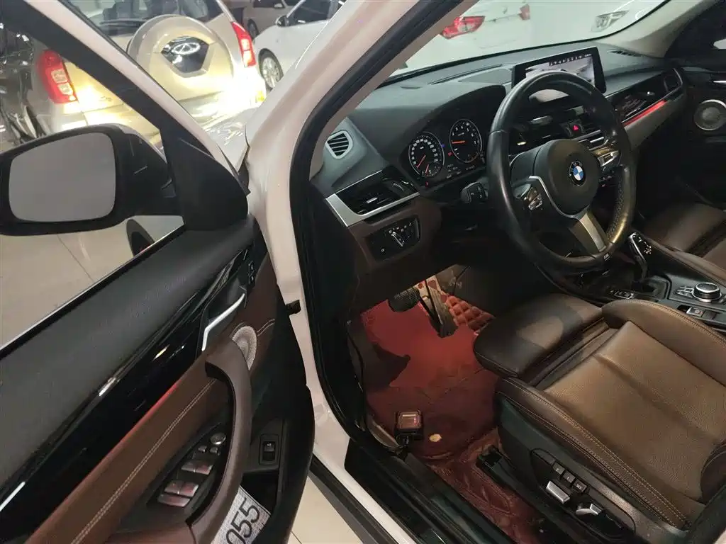 BMW X1 2021 sDrive25Li Leading фото 16