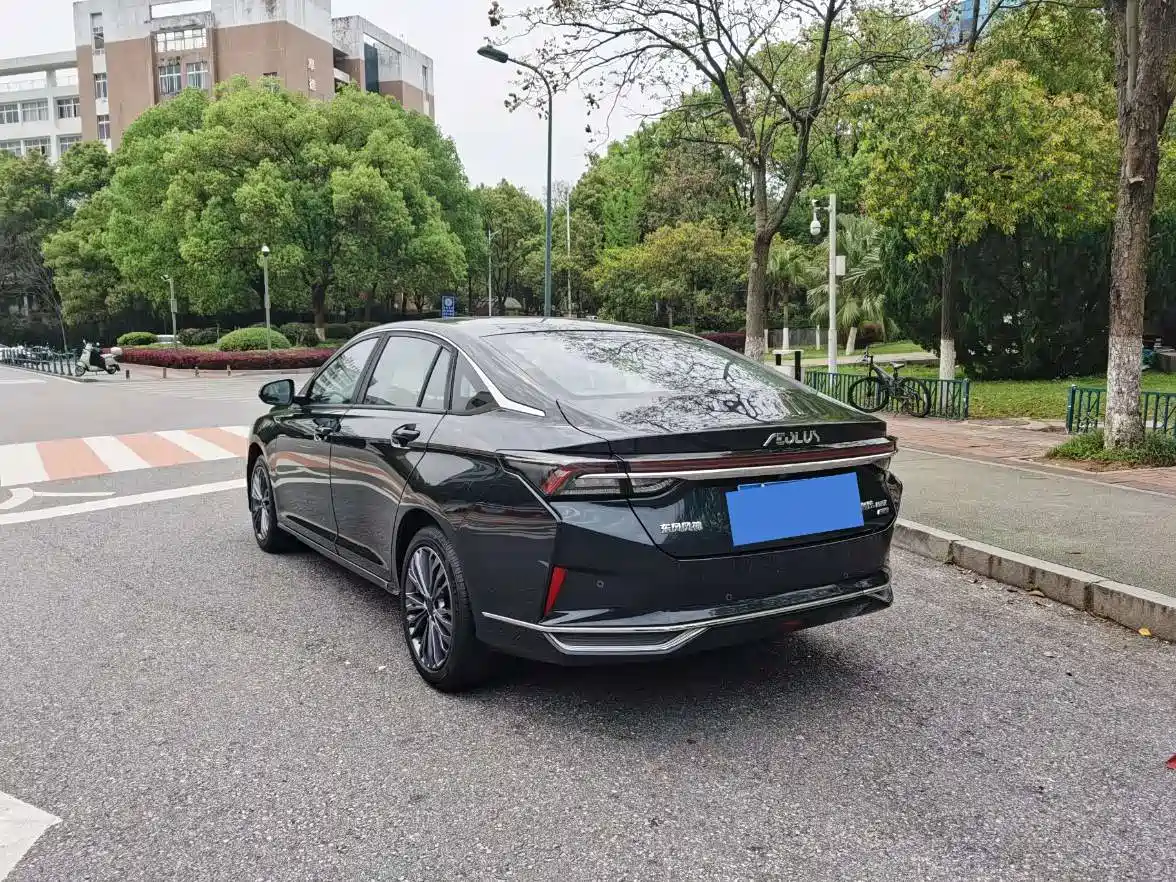 DONGFENG YI HYUN MAX