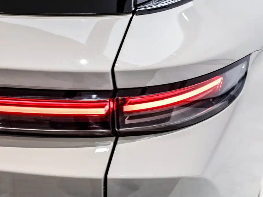 Li Auto Li i8 2025 2025 Standard Edition