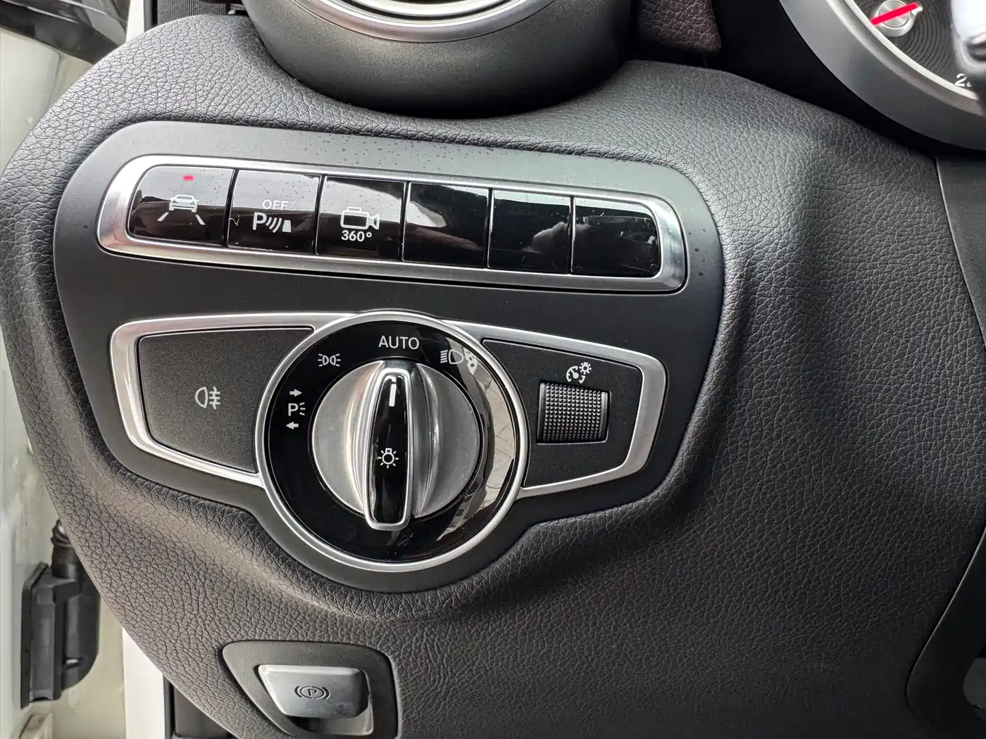 Mercedes-Benz GLC 2017 GLC 260 4MATIC Luxury фото 14