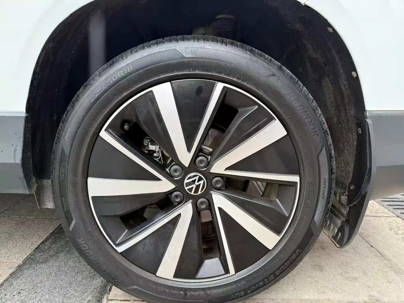 Volkswagen Tharu 2024 300TSI 2WD Bright Moon Edition фото 24