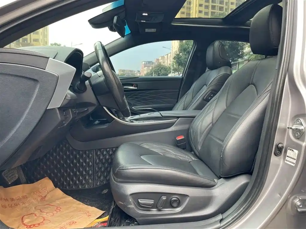 Toyota Avalon 2019 Hybrid 2.5L XLE Premium Edition China VI фото 4
