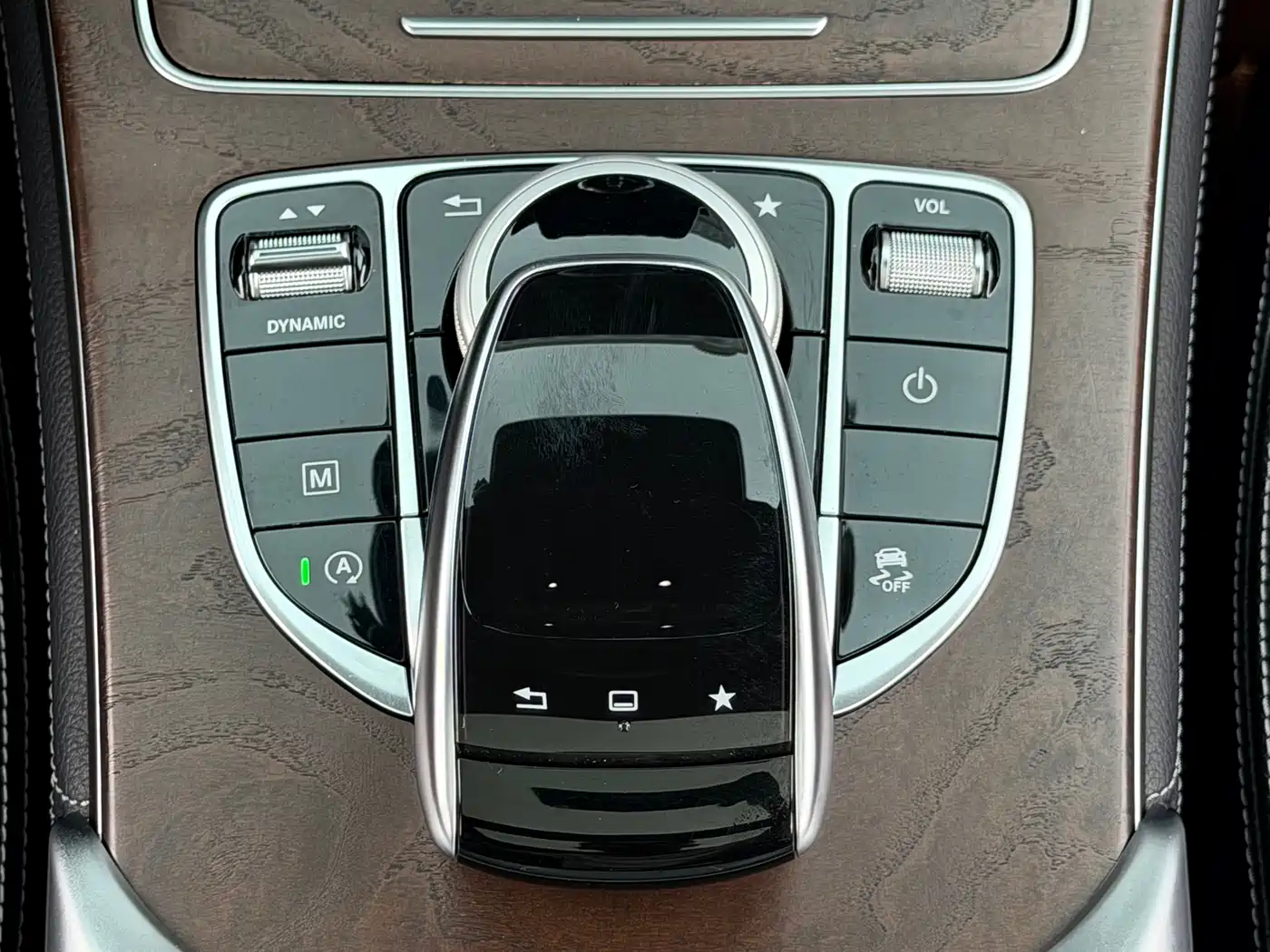 Mercedes-Benz GLC 2016 GLC 300 4MATIC Dynamic фото 13