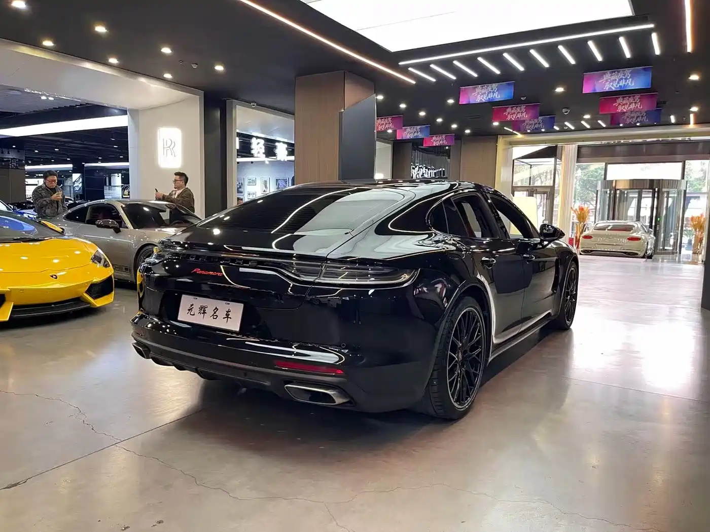 PORSCHE PANAMERA