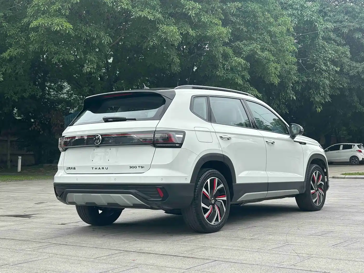Volkswagen Tharu 2024 300TSI 2WD Moon Premium Edition фото 9