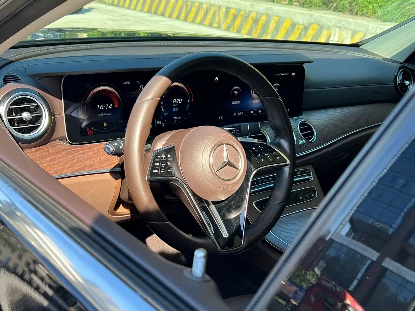 Mercedes-Benz E-Class New Energy 2022 E 350 e L Plug-in Hybrid Sedan фото 8
