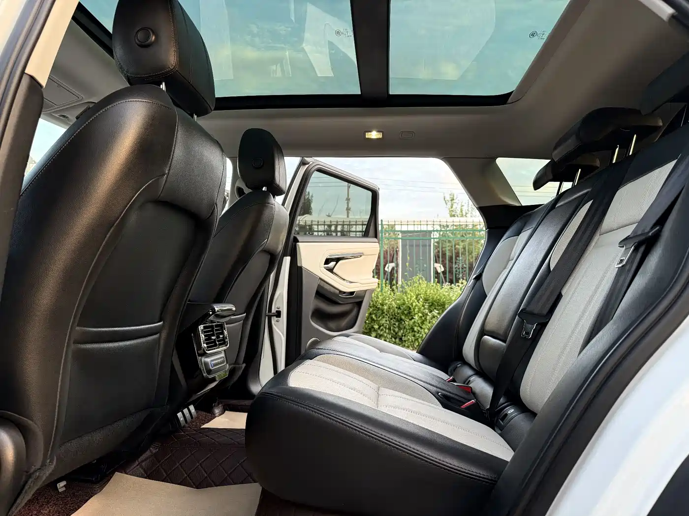 Land Rover Range Rover Evoque 2021 Range Rover Evoque L 249PS R-Dynamic S Performance Edition фото 13