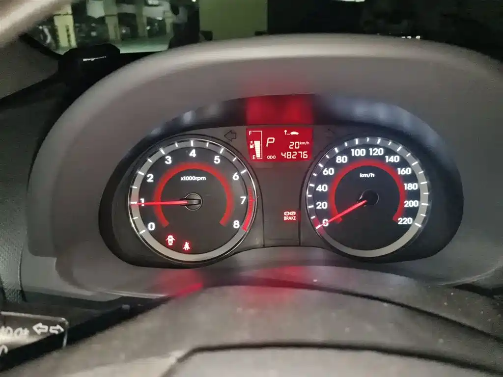 Hyundai Verna 2014 1.4L Automatic Leading GLX фото 8