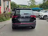 Фото 11 - Volkswagen Tiguan L