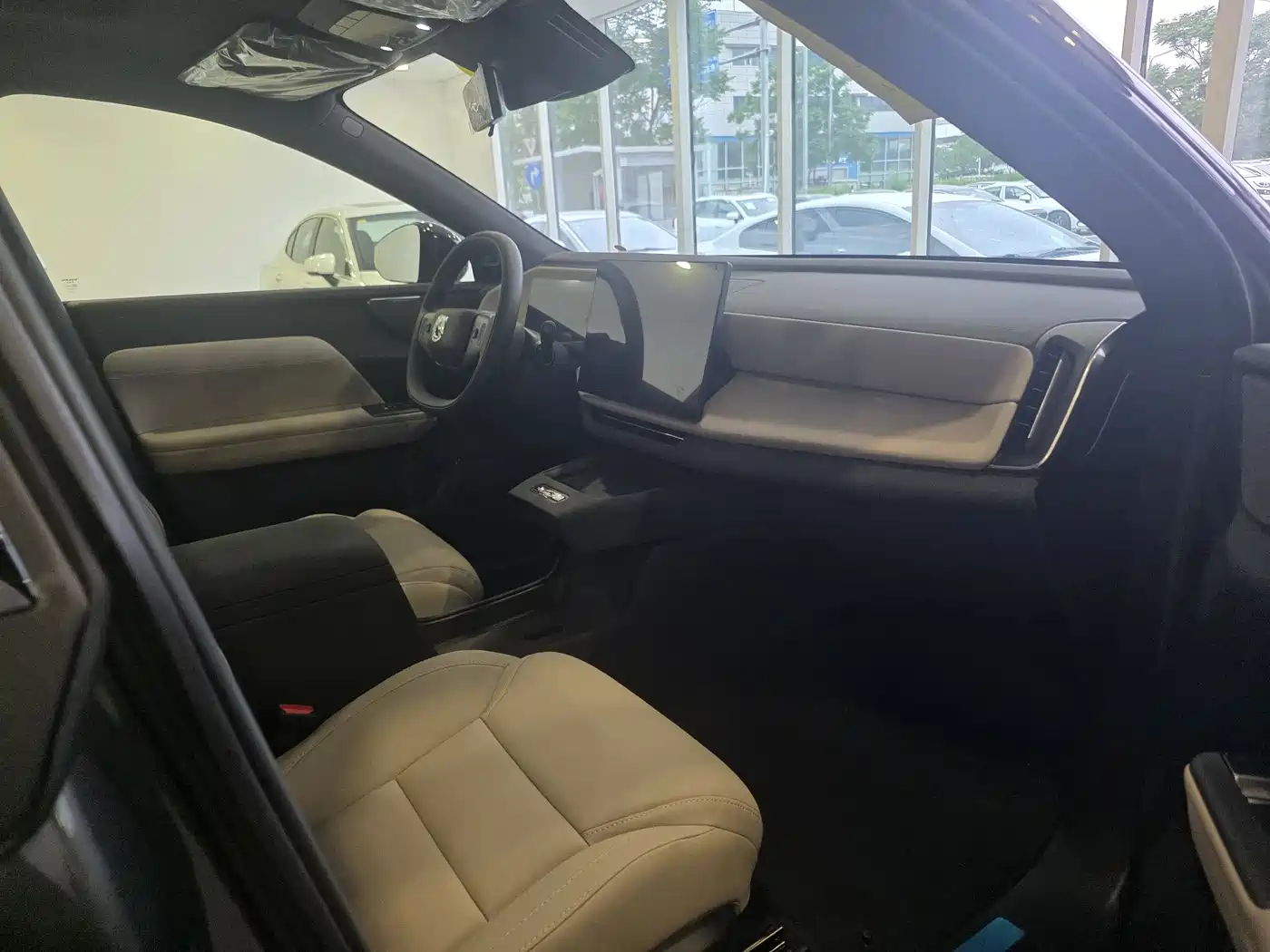 VOLVO XC70 PLUG-IN HYBRID