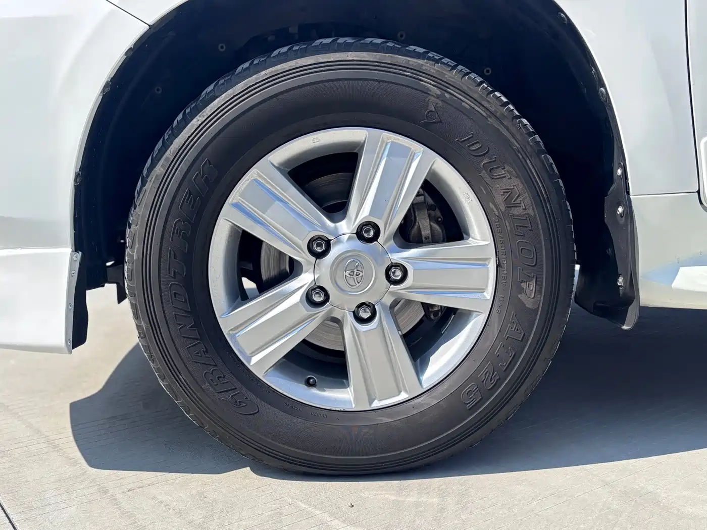 Toyota Land Cruiser (Import) 2015 4.0L V6 Middle East Limited Edition фото 10