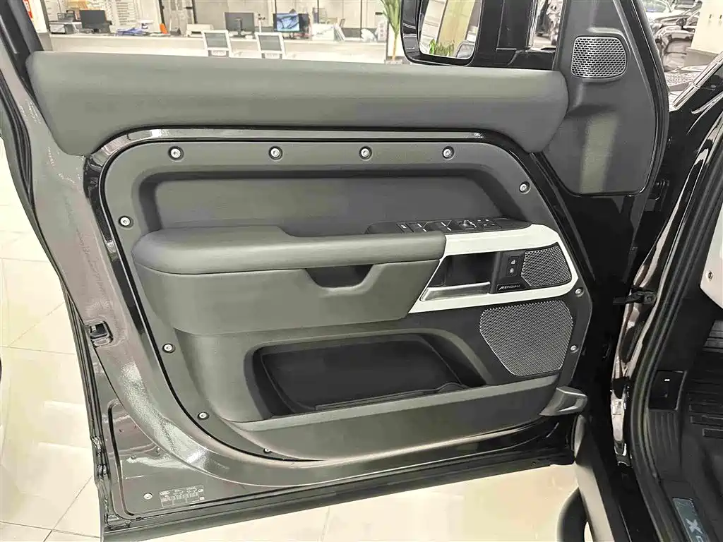Land Rover Defender 2024 2024 110 3.0T P400 X-DYNAMIC HSE
