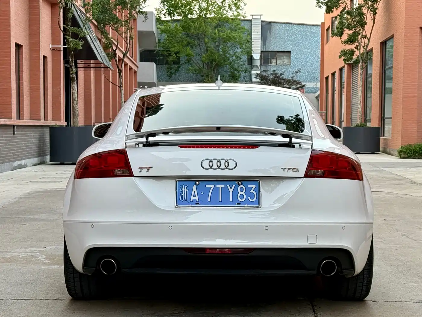 Audi TT 2011 TT Coupe 2.0TFSI quattro фото 5