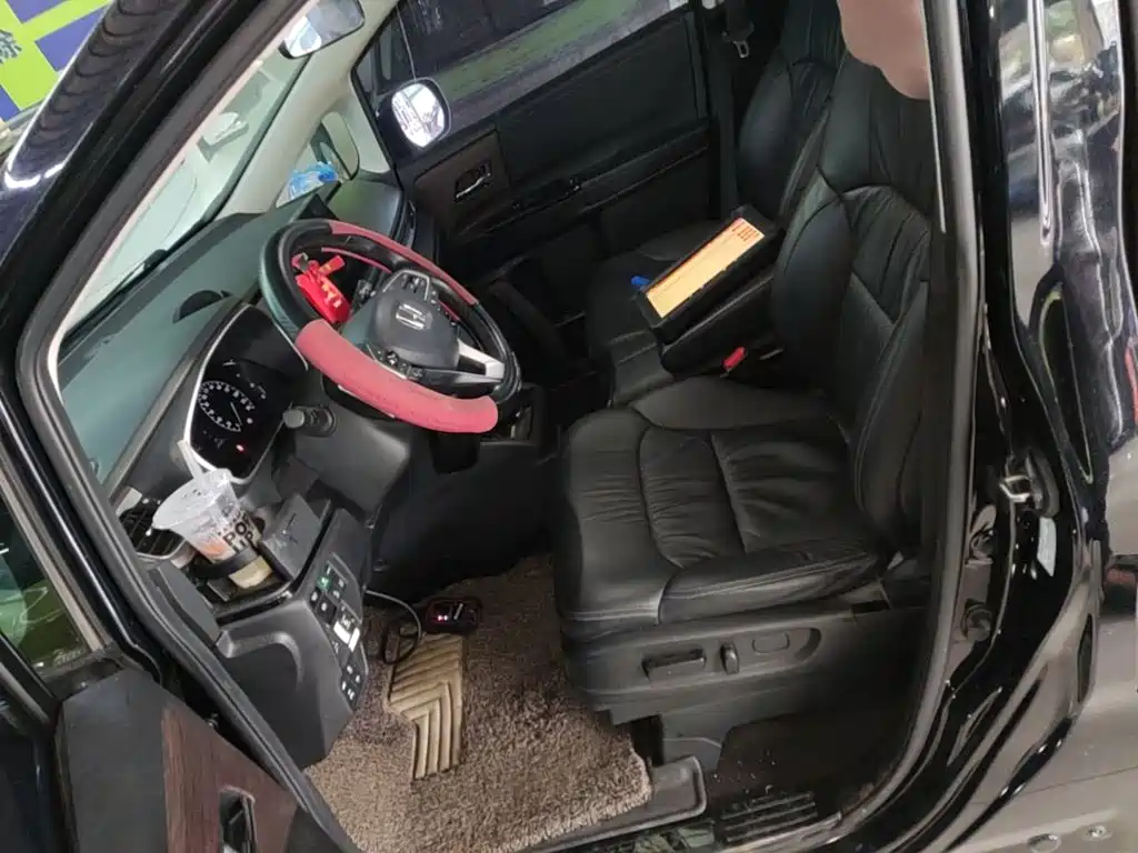 Фото 15 - Honda Odyssey