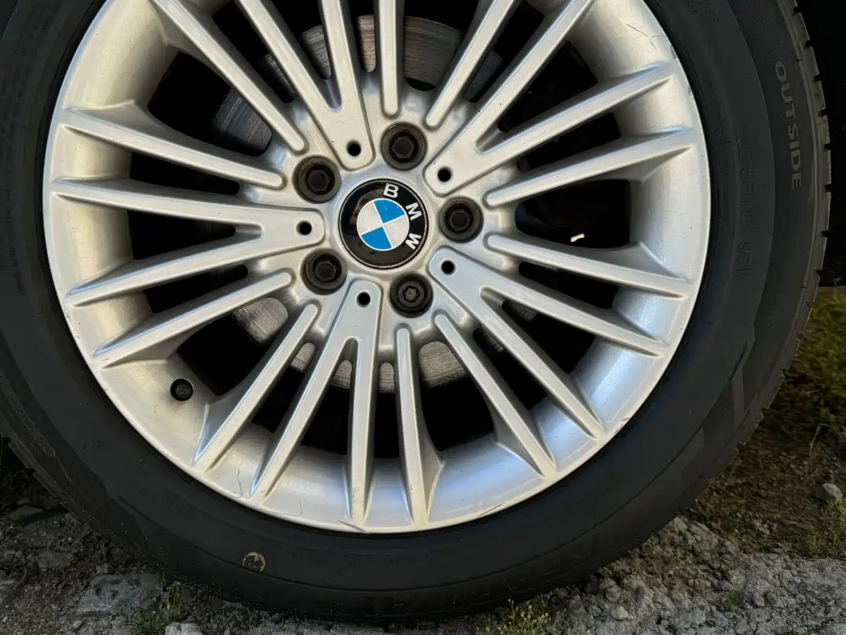BMW 5 Series 2014 525Li Leading фото 13