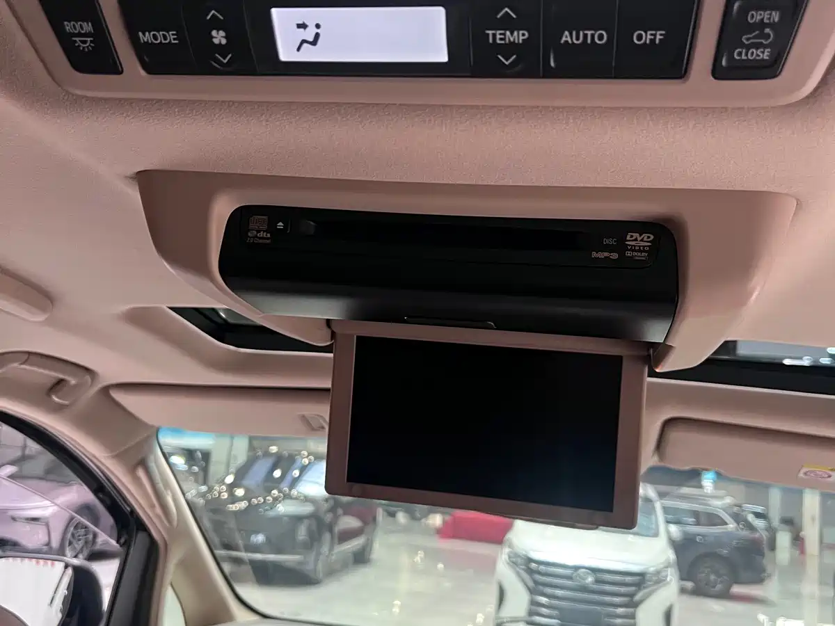 Photo 20 - Toyota Alphard