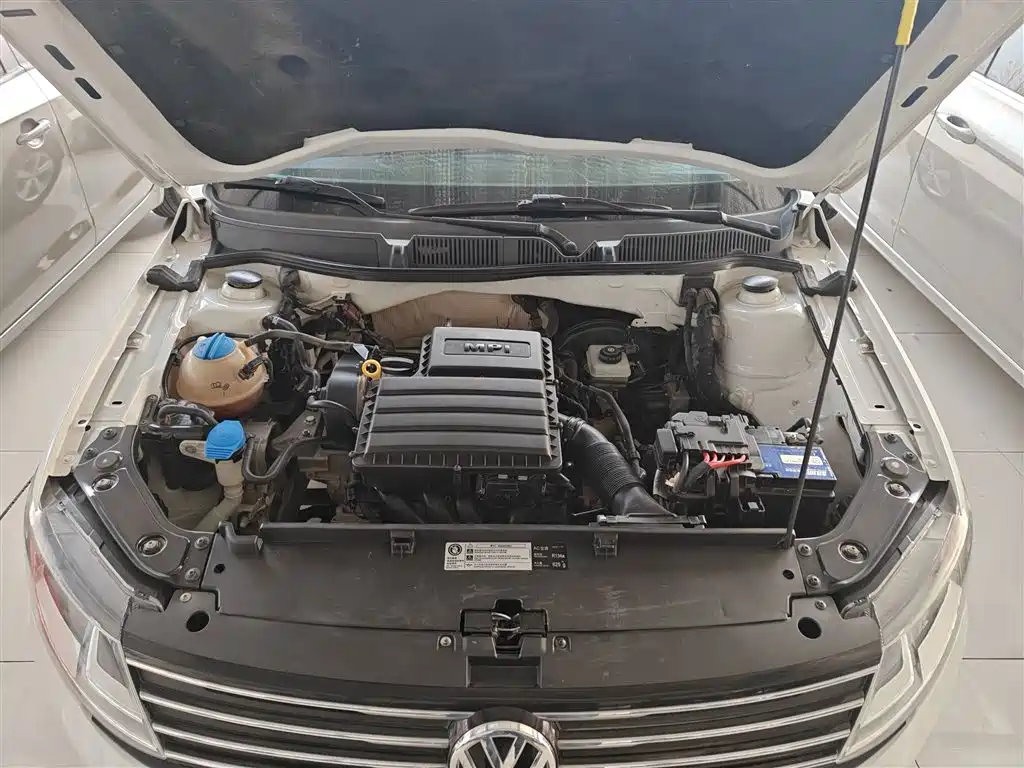 Volkswagen Lavida Tour 2015 1.6L Automatic Trend Edition фото 20