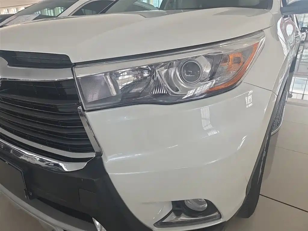 Toyota Highlander 2015 2.0T AWD Luxury Edition 7-seater фото 3