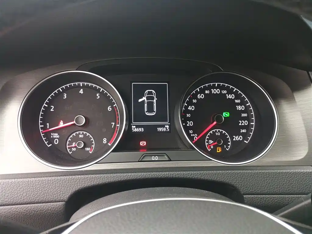 Volkswagen Golf 2016 230TSI Automatic Luxury фото 8