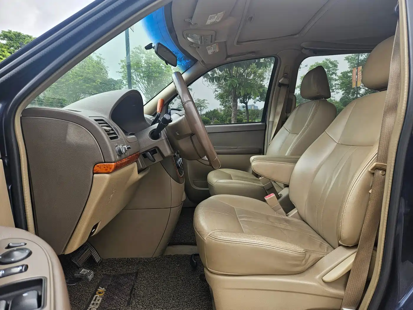 Photo 8 - Buick GL8