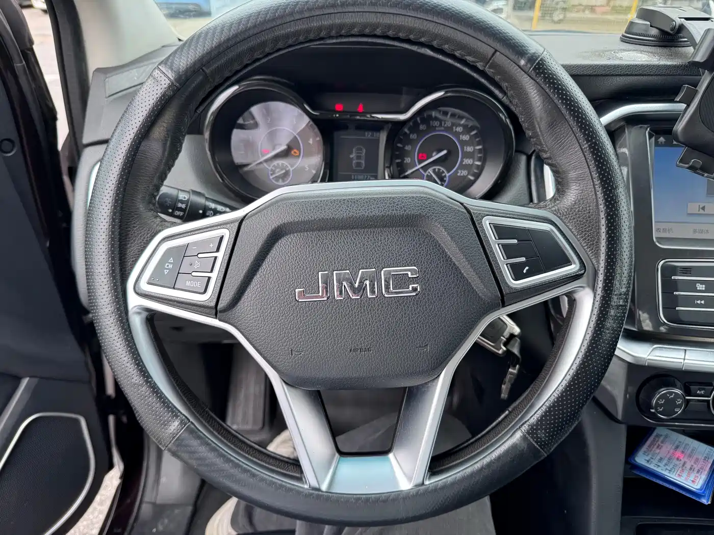 Jiangling Yuhu 7 2019 2020 Model 2.0T Diesel Automatic 2WD Comfort Short Wheelbase China VI JX4D20A6L