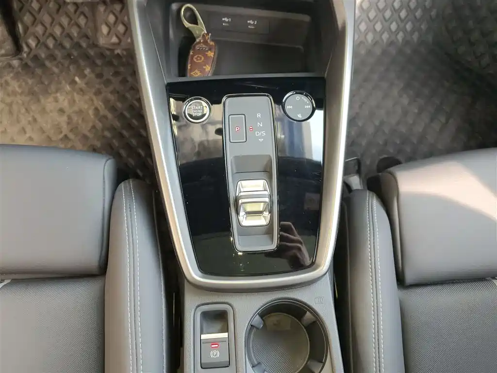 Audi A3 2024 Model A3L Limousine 35 TFSI Fashion Sport фото 7