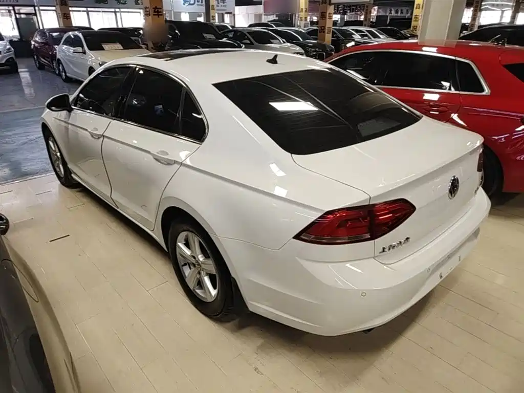 Volkswagen Lamando 2017 230TSI DSG Trend Edition фото 5