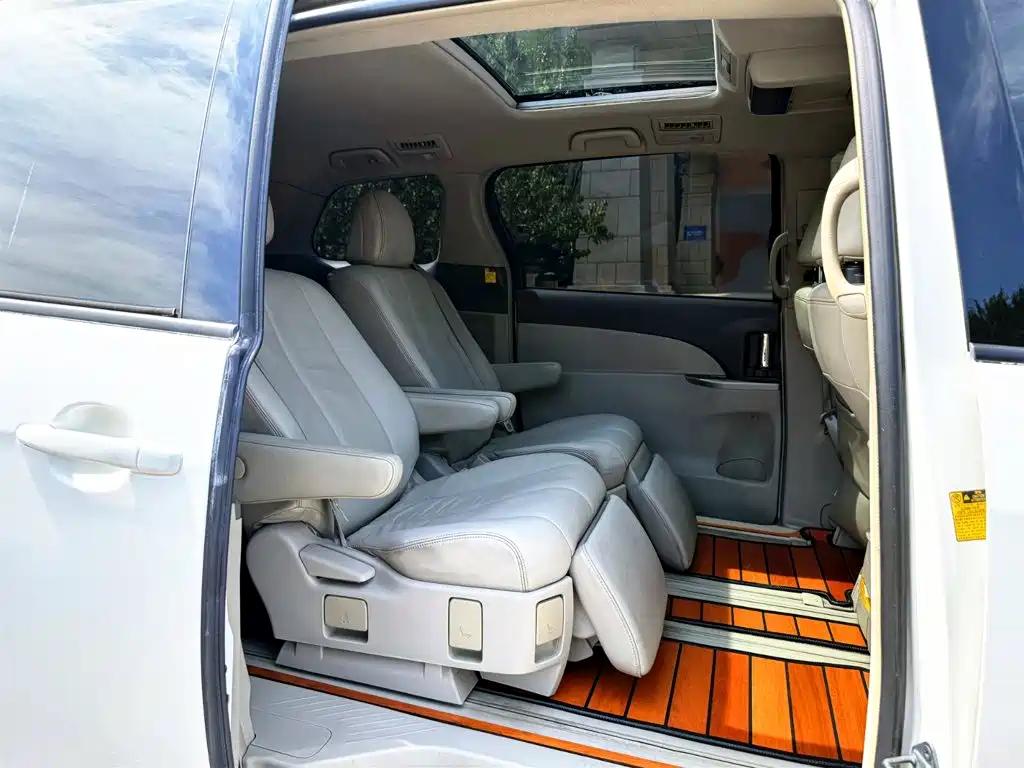 Toyota Previa 2011 2012 3.5L 7-Seater Luxury Model