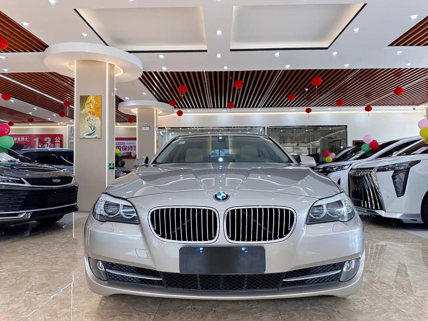 BMW 5 Series 2013 525Li Luxury фото 2