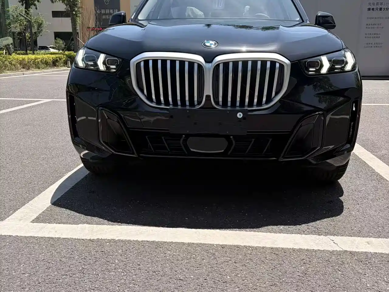 BMW X5 2026 xDrive 30Li Luxury M Sport Night Edition Package фото 2