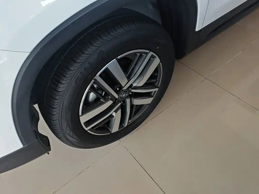Фото 23 - Changan CS75