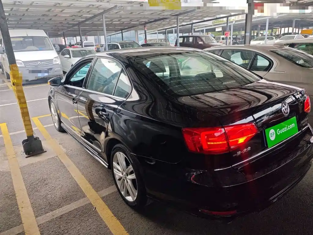 Volkswagen Sagitar 2018 280TSI DSG Spark Edition фото 5