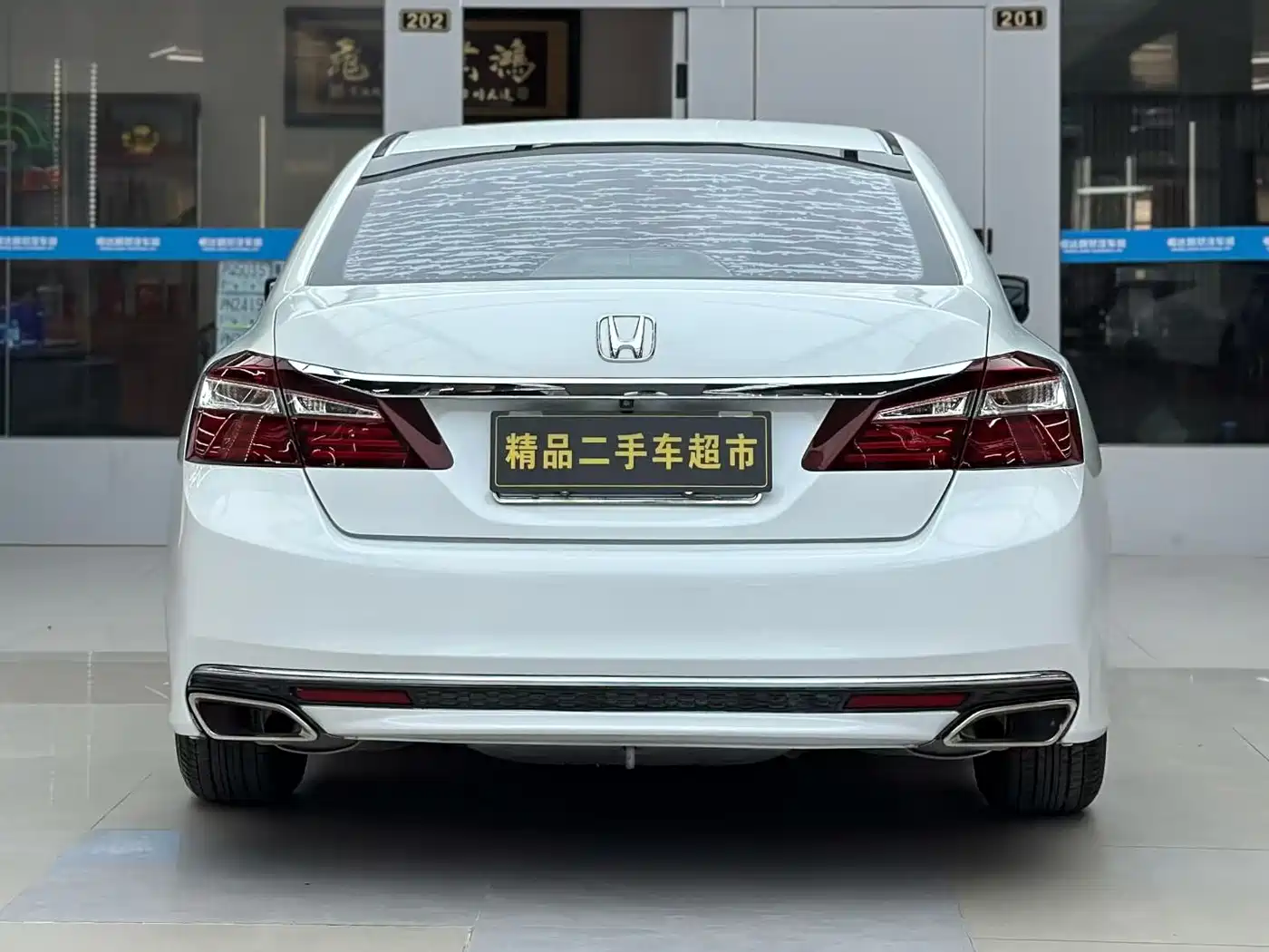 Honda Accord 2016 2.0L Elite Edition фото 9
