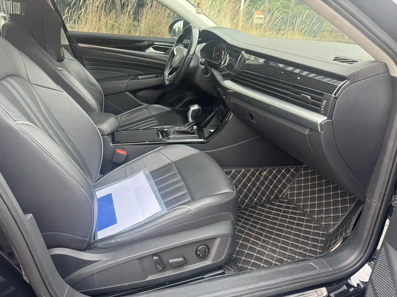 Volkswagen Passat 2022 330TSI Starlight Elite Edition фото 11