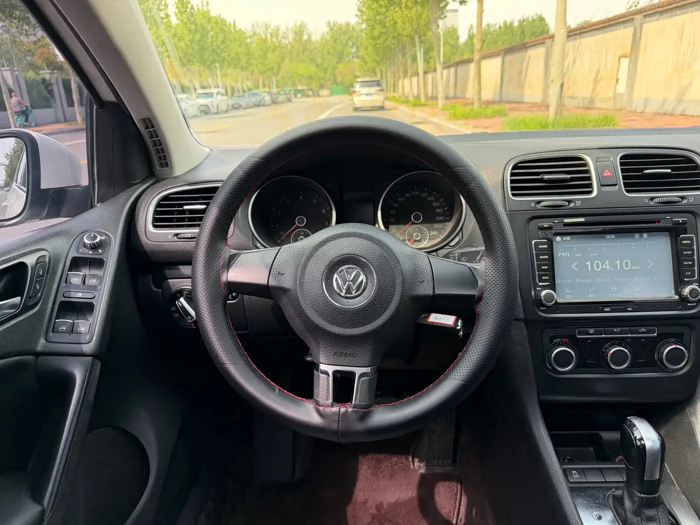 Volkswagen Golf 2012 1.6 Automatic Comfort Type фото 9