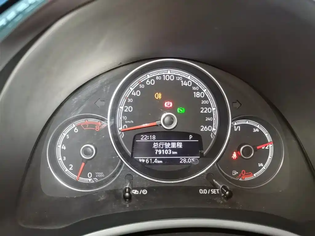 Volkswagen Beetle 2017 180TSI Enjoy фото 4