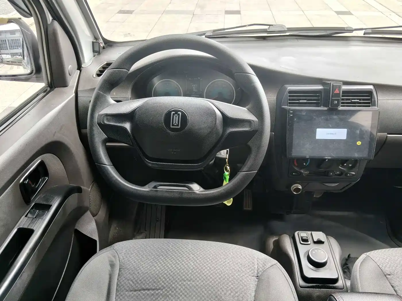 Фото 20 - Lingshi Auto Yufeng EV50