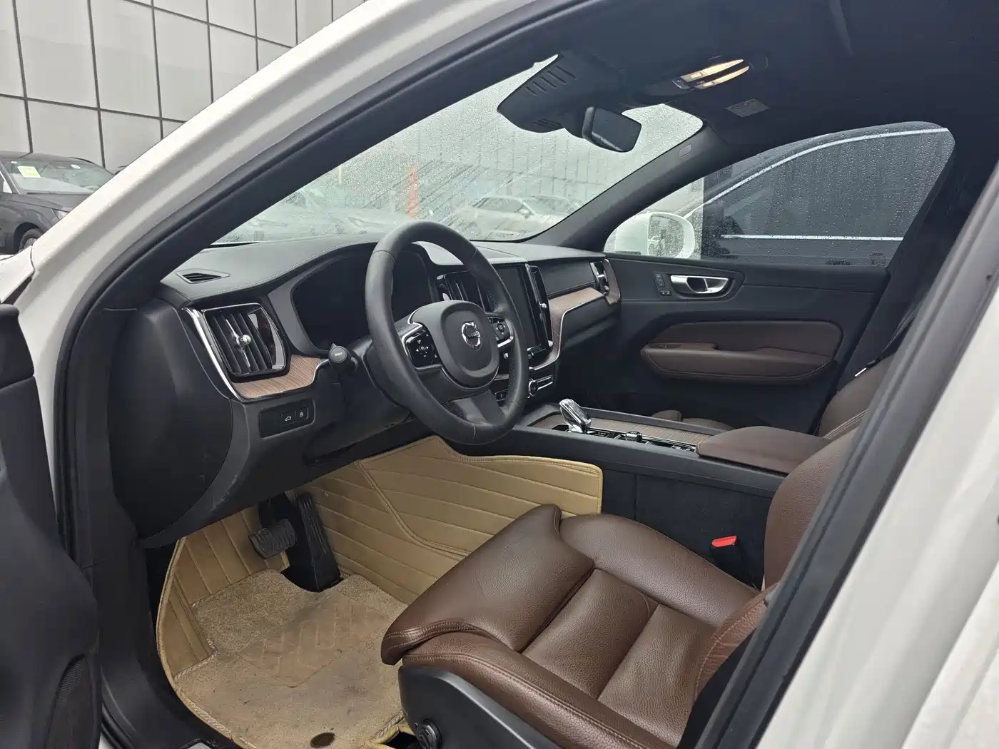 VOLVO XC60 PLUG-IN HYBRID