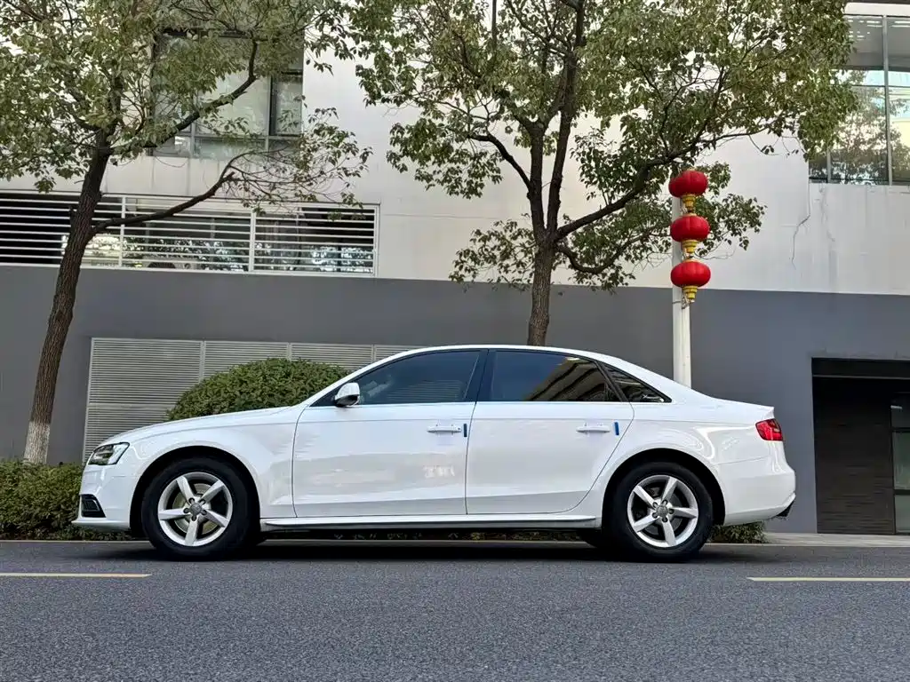 BMW 1 Series (Import) 2013 Facelift 116i Leading Model фото 24