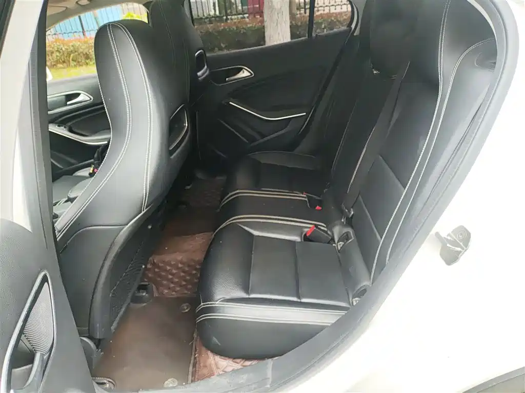 Mercedes-Benz GLA 2019 GLA 200 Dynamic фото 13