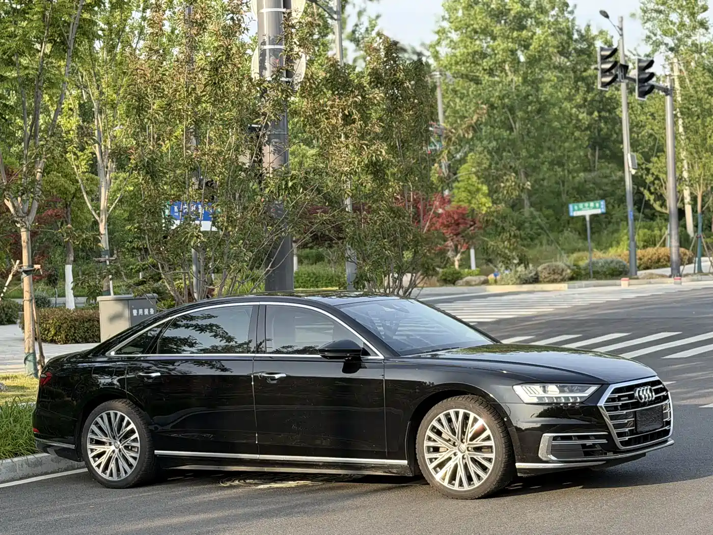 Audi A8 2018 A8L 55 TFSI quattro Luxury фото 3