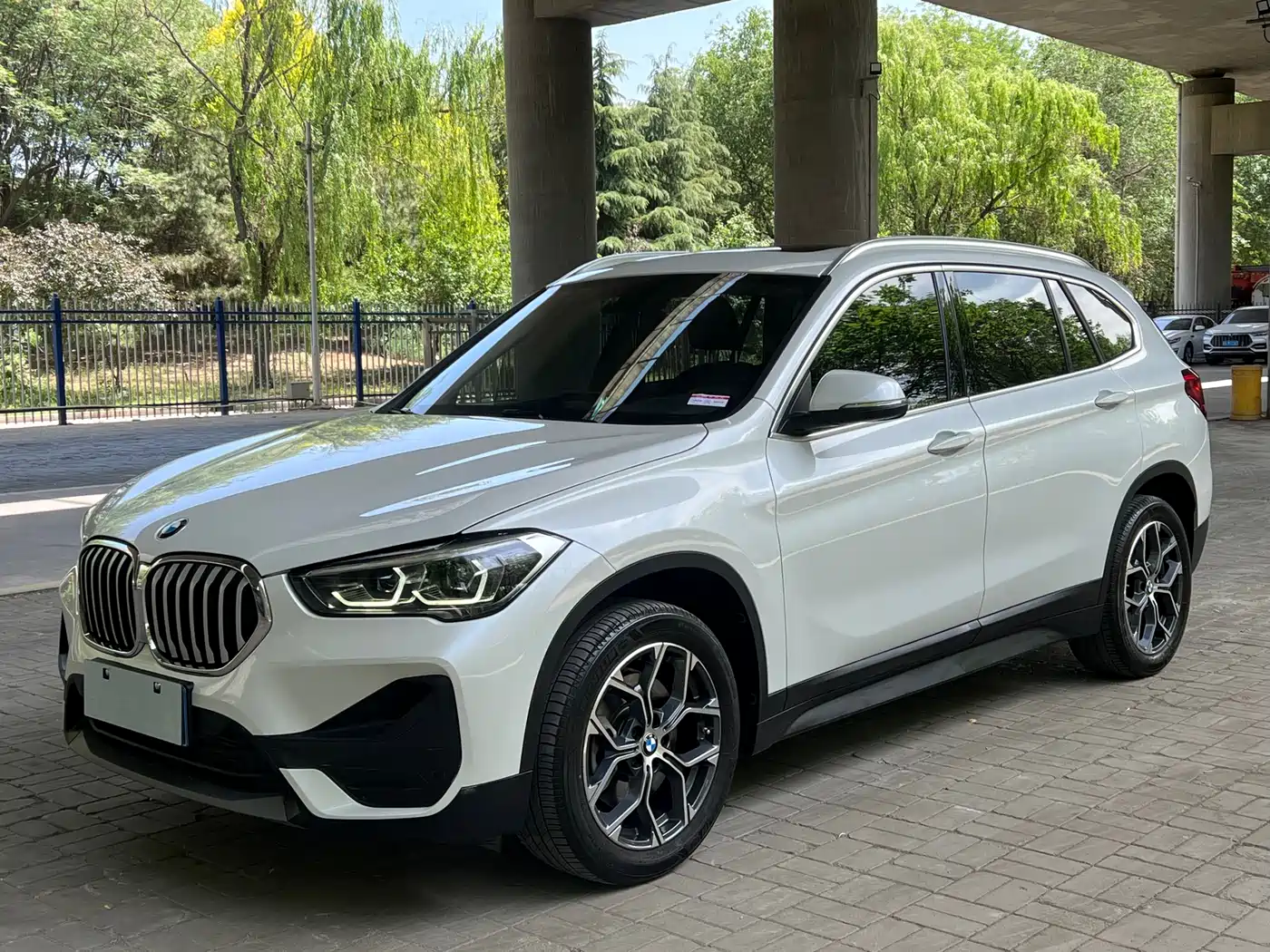 BMW X1 2021 sDrive25Li Leading