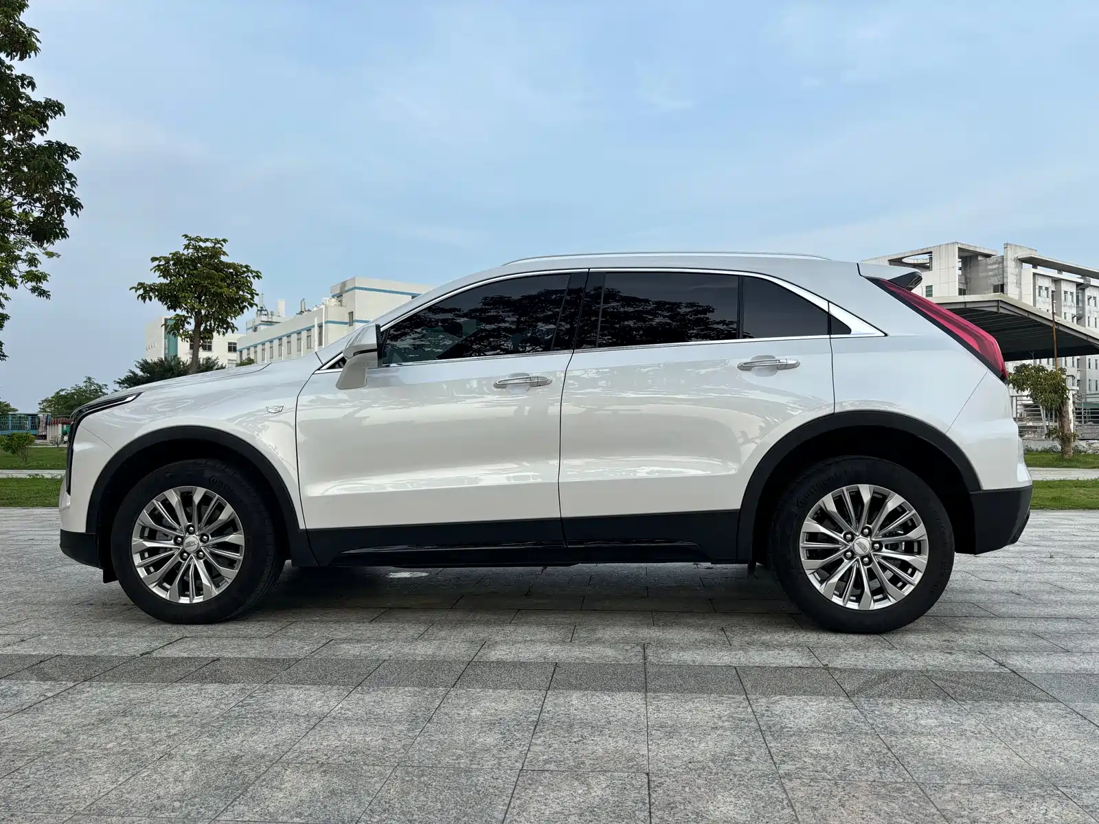 Фото 9 - Cadillac XT4