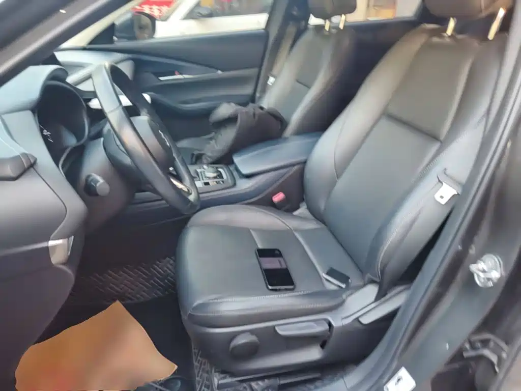 Фото 15 - Mazda CX-30