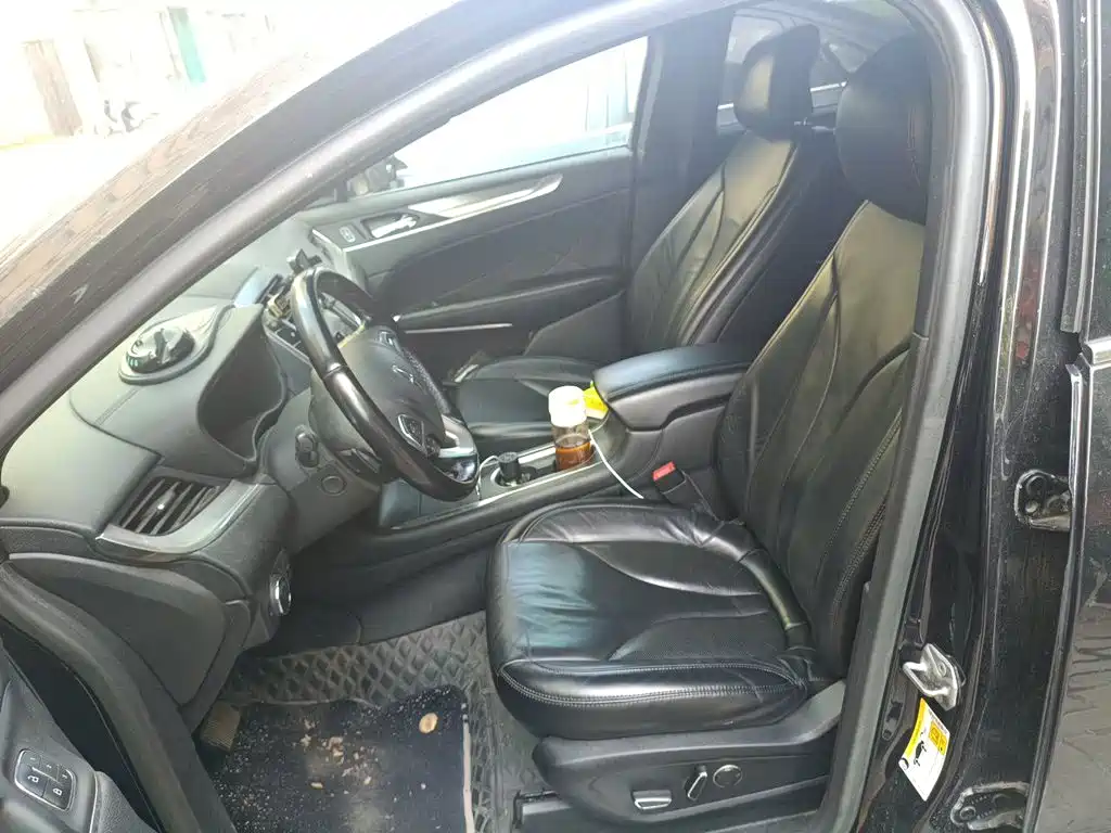 Фото 16 - Lincoln MKC