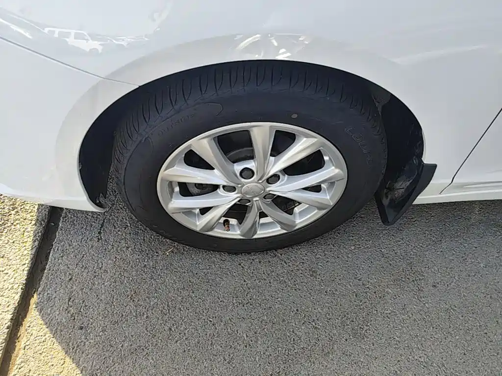 Roewe i5 2018 2019 1.5L Auto 4G-Connected Langyue Edition