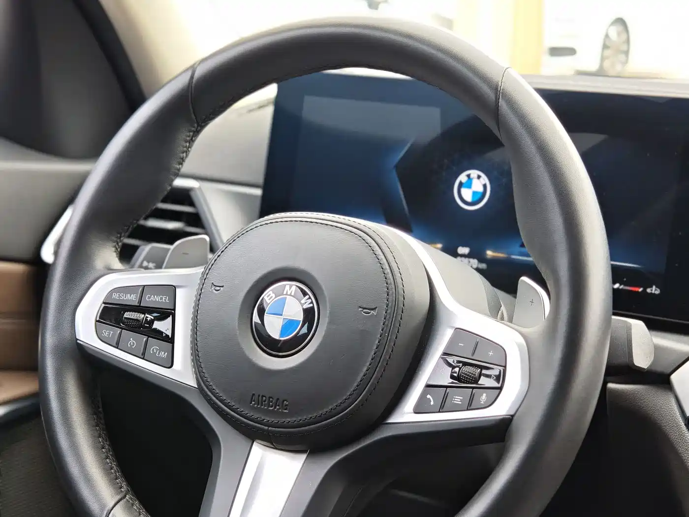 BMW 3 Series 2023 320Li M Sport Package фото 12