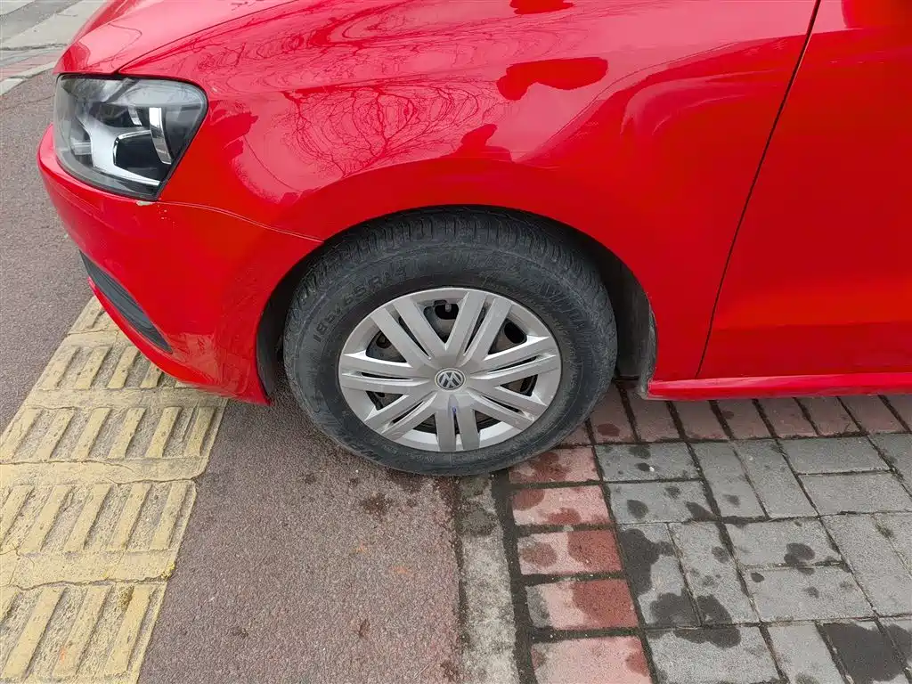 Volkswagen Polo 2016 1.4L Automatic Trend фото 23